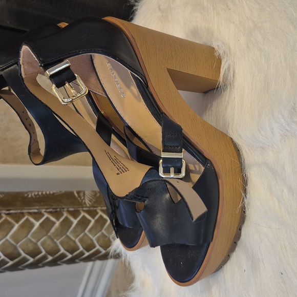 Express Black Chunky Heel Sandals - Picture 3 of 8